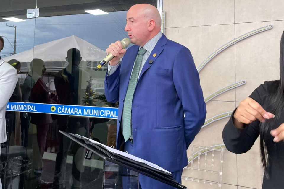 <div style="
                font-size: 18px;
                font-weight: bold;
                color: #0073aa;
                margin-bottom: 5px;
                text-transform: uppercase;
            ">FINAL DE ANO</div>Câmara de Porto Velho autoriza abono natalino de R$ 800 a servidores da Casa de Leis municipal