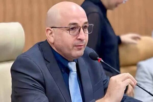 Gedeão Negreiros aponta risco de contato de árvores com fios de alta tensão e pede intervenção da SEMA