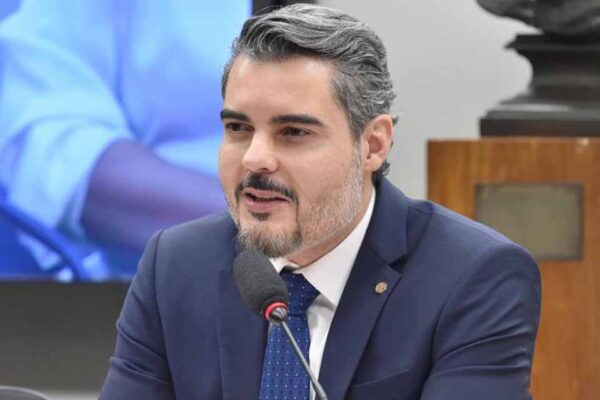 Thiago Flores amplia capacitação para todos os cuidadores de pessoas com deficiência