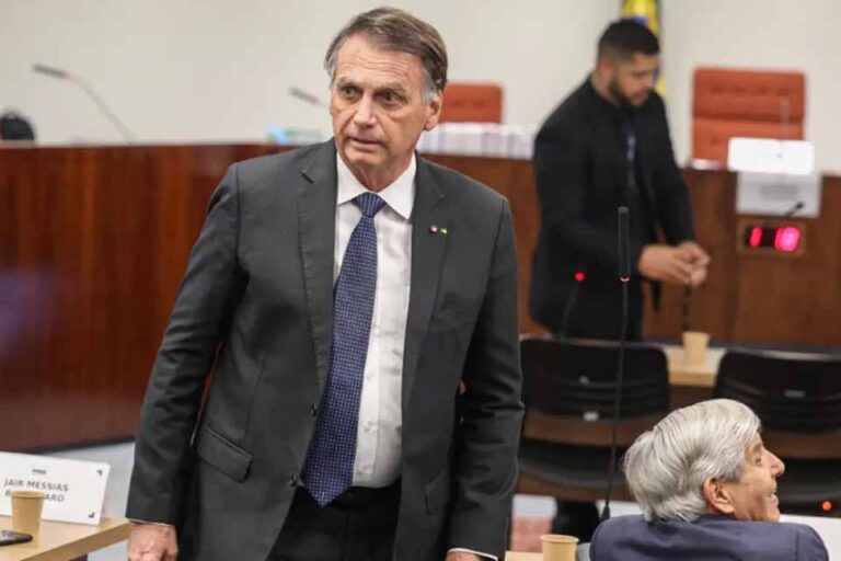 Justiça fixa término da pena de Jair Bolsonaro para novembro de 2052