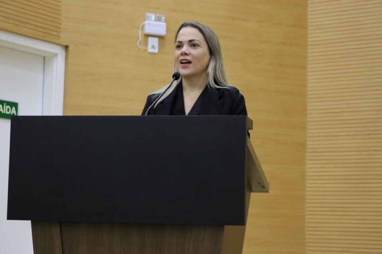 Cláudia de Jesus pede informações sobre execução da lei que determina divulgação de condenados por violência contra a mulher