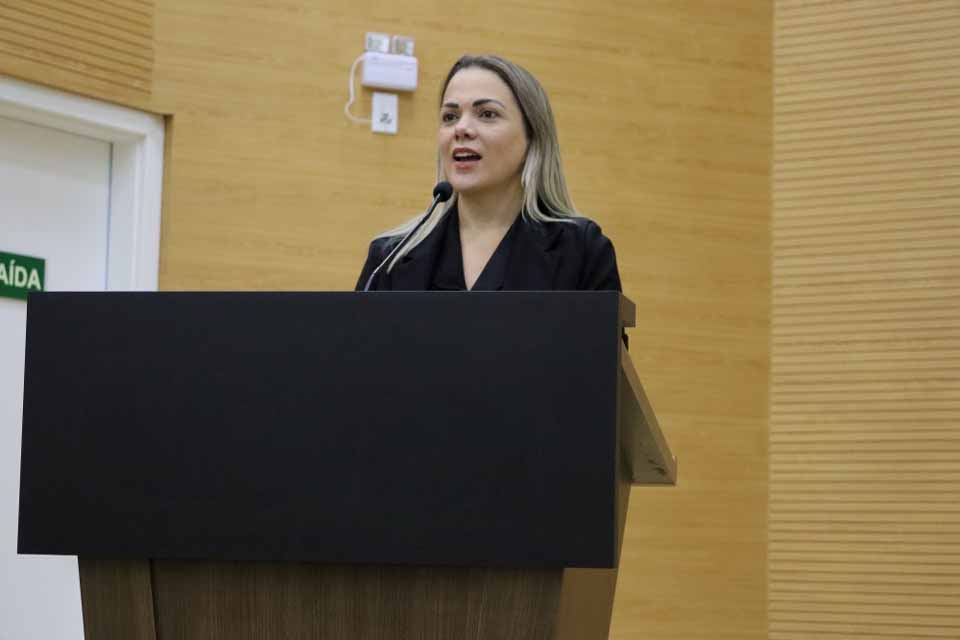 <div style="
                font-size: 18px;
                font-weight: bold;
                color: #0073aa;
                margin-bottom: 5px;
                text-transform: uppercase;
            ">AGRICULTURA FAMILIAR</div>Emenda de Cláudia de Jesus destina R$ 426 mil para compra de caminhão da agricultura familiar em Ji-Paraná