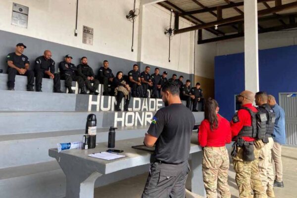 Policiais penais recebem capacitação em técnicas de armamento e tiro em Porto Velho