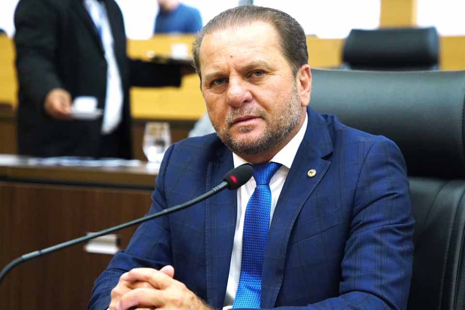 <div style="
                font-size: 18px;
                font-weight: bold;
                color: #0073aa;
                margin-bottom: 5px;
                text-transform: uppercase;
            ">EMENDA PARLAMENTAR</div>Emenda de Cirone Deiró garante veículo de R$ 150 mil para Associação Mulheres de Lenço em Rolim de Moura