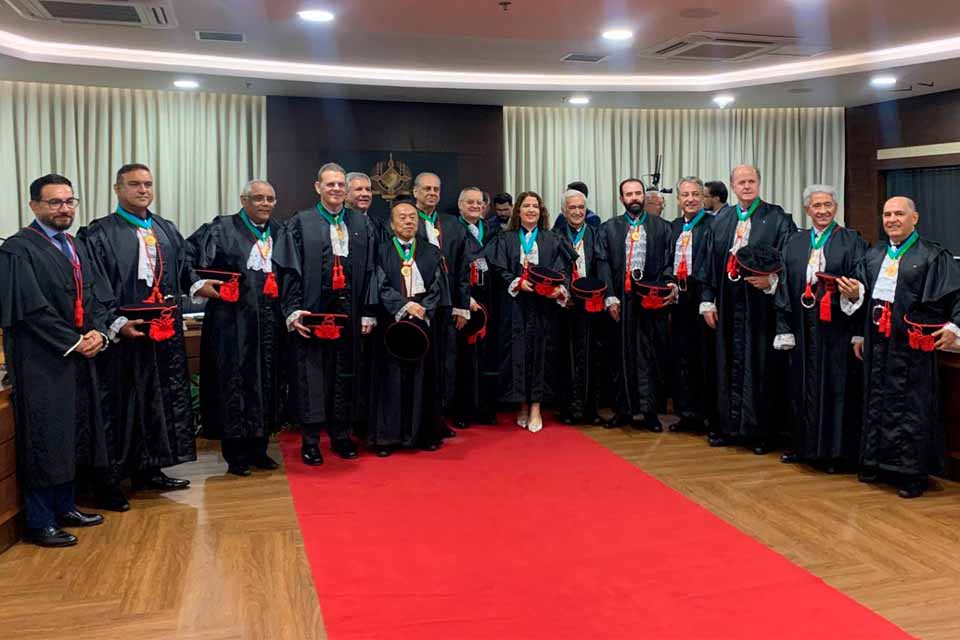 <div style="
                font-size: 18px;
                font-weight: bold;
                color: #0073aa;
                margin-bottom: 5px;
                text-transform: uppercase;
            ">JUSTIÇA DE RONDÔNIA</div>MP destaca valores do Estado Democrático de Direito em posse de novo desembargador do TJRO