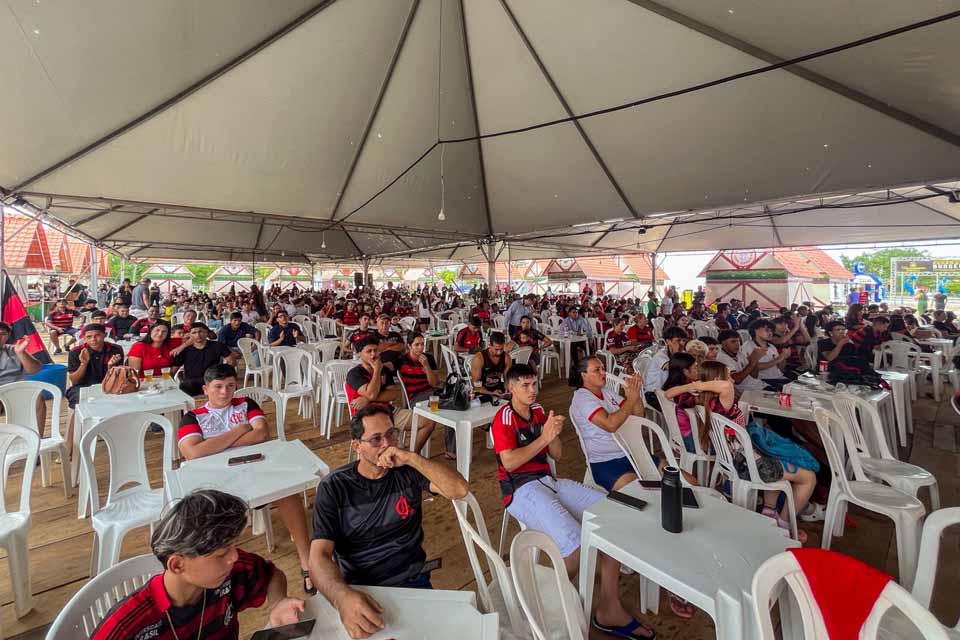 <div style="
                font-size: 18px;
                font-weight: bold;
                color: #0073aa;
                margin-bottom: 5px;
                text-transform: uppercase;
            ">FUTEBOL</div>Transmissão da final do Mundial no Parque da Cidade reúne torcedores e impulsiona vendas em Porto Velho