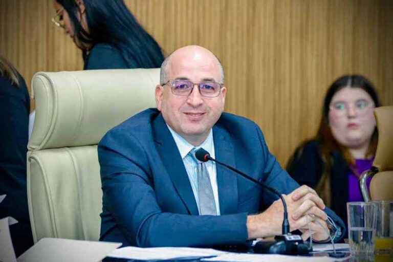 Lei de Gedeão Negreiros embasa posse de novos gestores escolares em Porto Velho