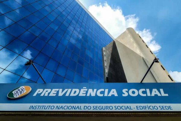 Justiça libera R$ 2,3 bilhões em atrasados do INSS para mais de 152 mil beneficiários em 2026