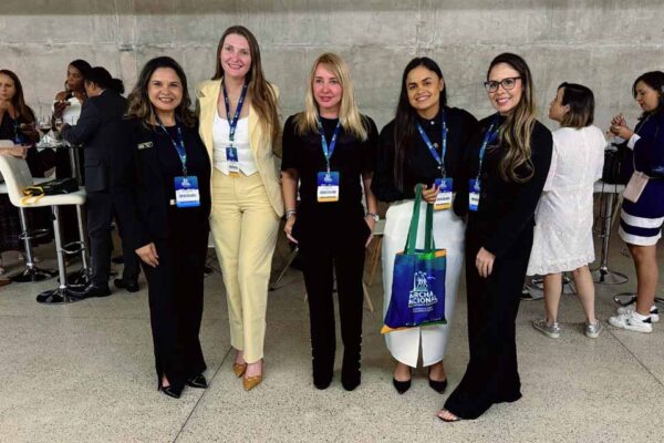 Gislaine Lebrinha acompanha abertura da Marcha dos Deputados Estaduais em Brasília