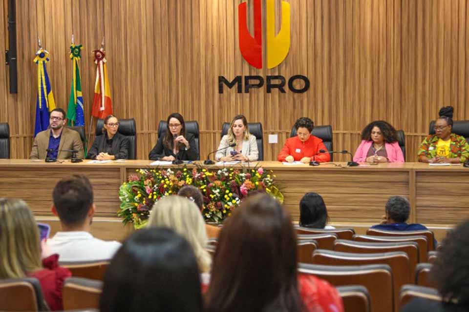 <div style="
                font-size: 18px;
                font-weight: bold;
                color: #0073aa;
                margin-bottom: 5px;
                text-transform: uppercase;
            ">VIOLÊNCIA DE GÊNERO</div>MPRO encerra campanha dos 21 Dias de Ativismo com palestra sobre crimes de gênero e direito antidiscriminatório