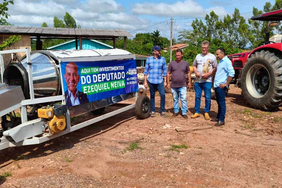 <div style="
                font-size: 18px;
                font-weight: bold;
                color: #0073aa;
                margin-bottom: 5px;
                text-transform: uppercase;
            ">PRODUÇÃO AGRÍCOLA</div>Emenda de Ezequiel Neiva viabiliza quebrador de cacau e amplia produtividade em São Felipe D’Oeste