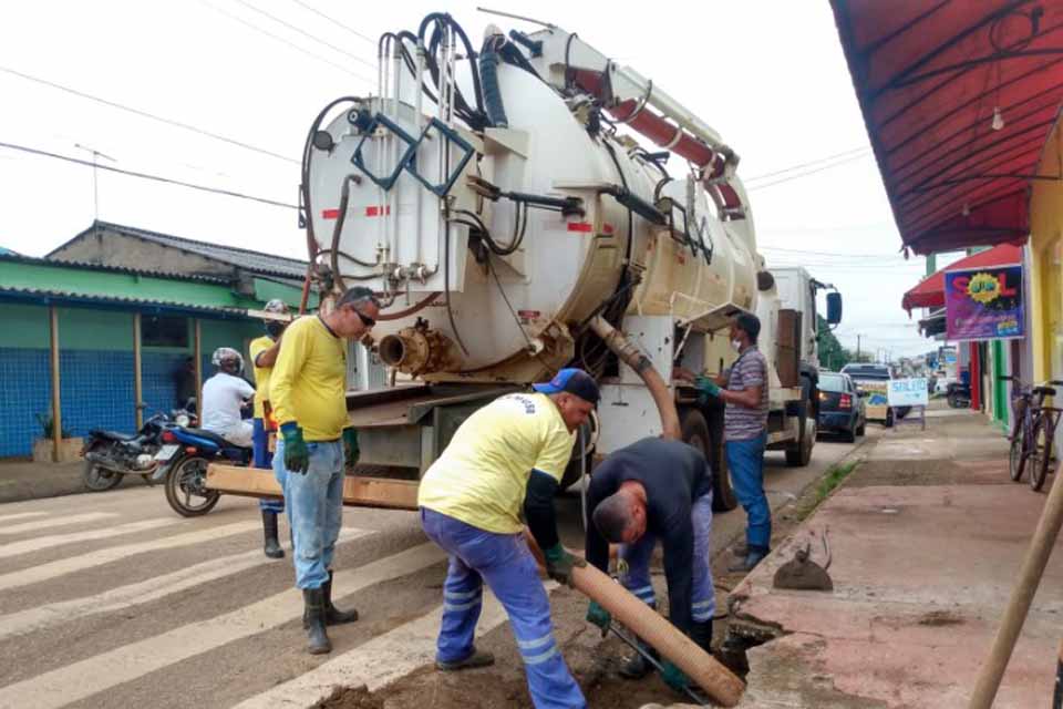 <div style="
                font-size: 18px;
                font-weight: bold;
                color: #0073aa;
                margin-bottom: 5px;
                text-transform: uppercase;
            ">INFRAESTRUTURA</div>Hidrojato é utilizado pela Prefeitura para desobstruir drenagem durante período de chuvas em Porto Velho