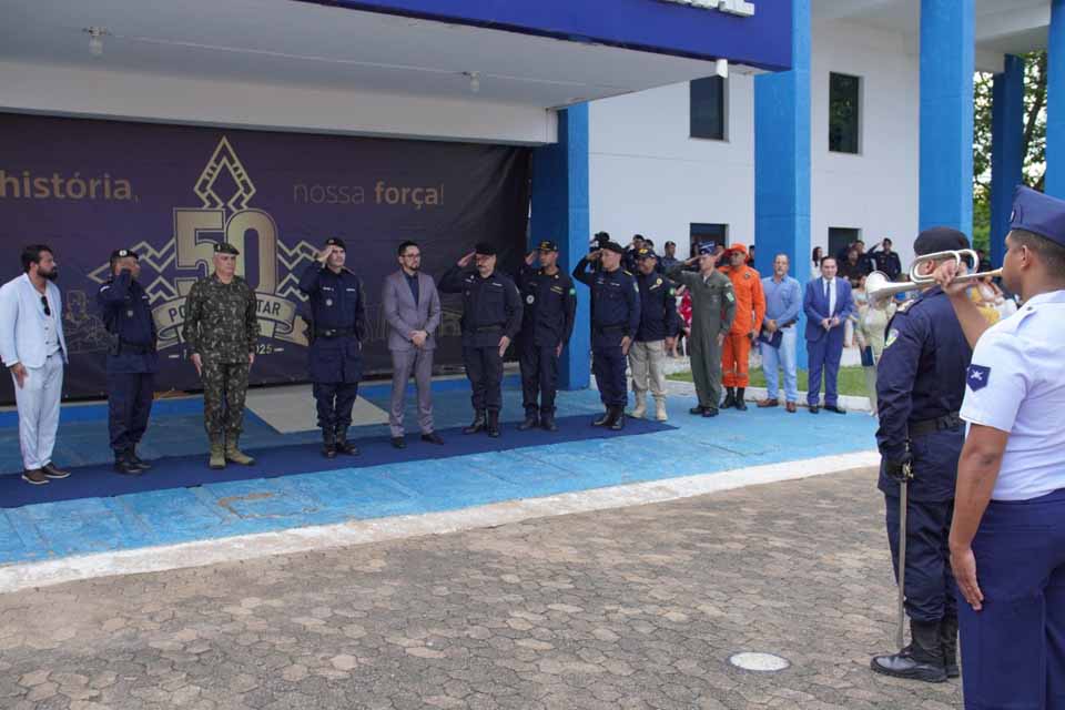 <div style="
                font-size: 18px;
                font-weight: bold;
                color: #0073aa;
                margin-bottom: 5px;
                text-transform: uppercase;
            ">POLÍCIA MILITAR DE RONDÔNIA</div>PM de Rondônia celebra 50 anos com formatura-geral e entrega de mais de 300 medalhas em solenidade oficial