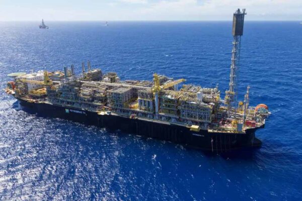 Petrobras amplia participação em áreas do pré-sal após leilão da PPSA