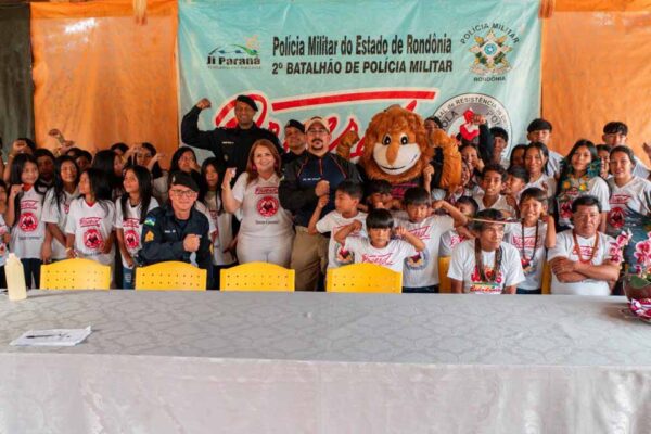 PROERD forma mais de 200 estudantes indígenas em aldeias de Ji-Paraná