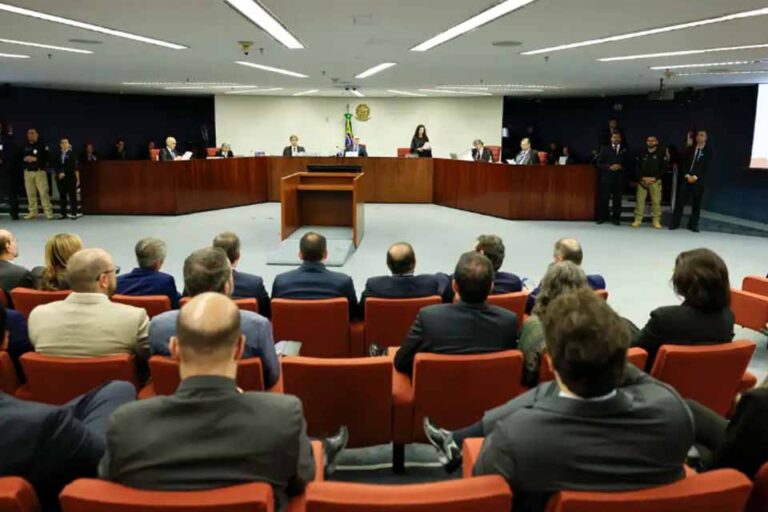 STF inicia julgamento que pode resultar na condenação de seis réus do núcleo 2 da trama golpista