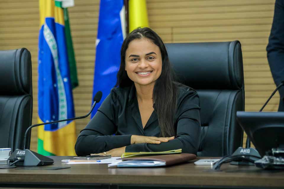 Deputada Taíssa Sousa cobra providências imediatas para recuperação da Linha 32 em Nova Dimensão