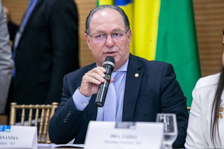 Pedro Fernandes destina R$ 1 milhão para obras no Hospital de Monte Negro