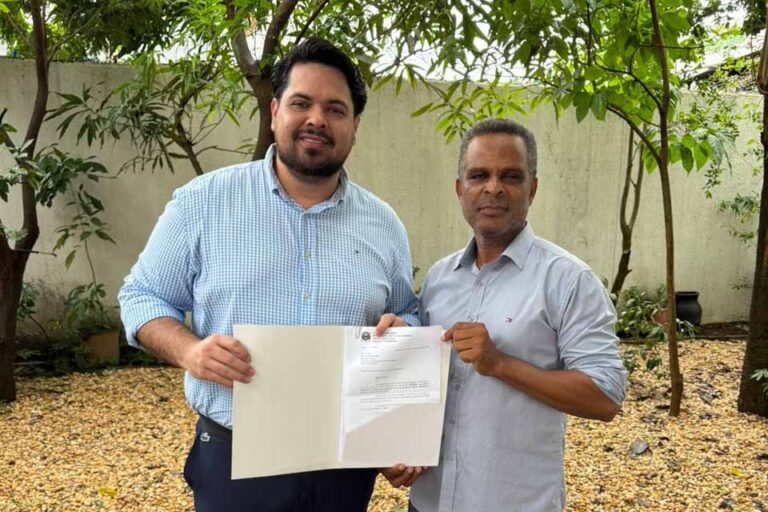 Recurso de R$ 1,36 milhão viabiliza reconstrução do pátio da Escola JK em Santa Luzia d’Oeste
