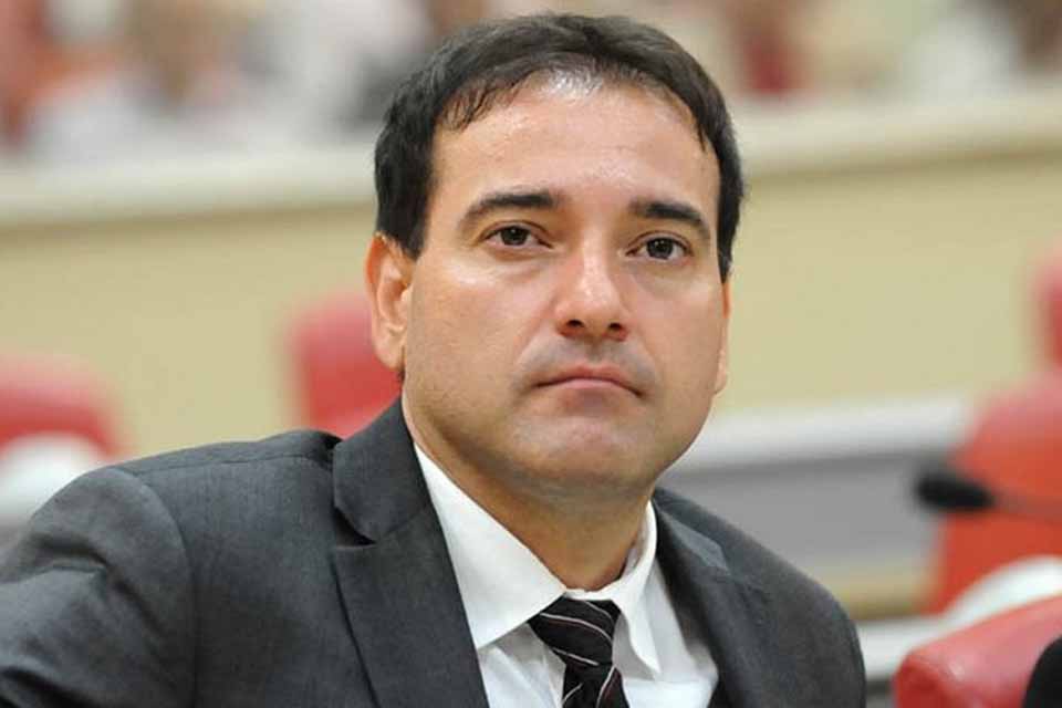 <div style="
                font-size: 18px;
                font-weight: bold;
                color: #0073aa;
                margin-bottom: 5px;
                text-transform: uppercase;
            ">CONDENAÇÃO</div>TJ de Rondônia mantém condenação de ex-deputado Marcos Donadon e outras seis pessoas por nomeação de “servidores fantasmas” na Assembleia Legislativa