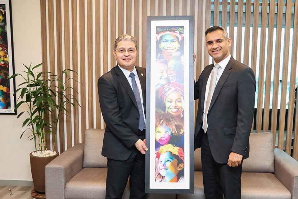 <div style="
                font-size: 18px;
                font-weight: bold;
                color: #0073aa;
                margin-bottom: 5px;
                text-transform: uppercase;
            ">SISTEMA DE JUSTIÇA</div>MPRO e CNJ alinham cooperação institucional durante visita oficial em Porto Velho