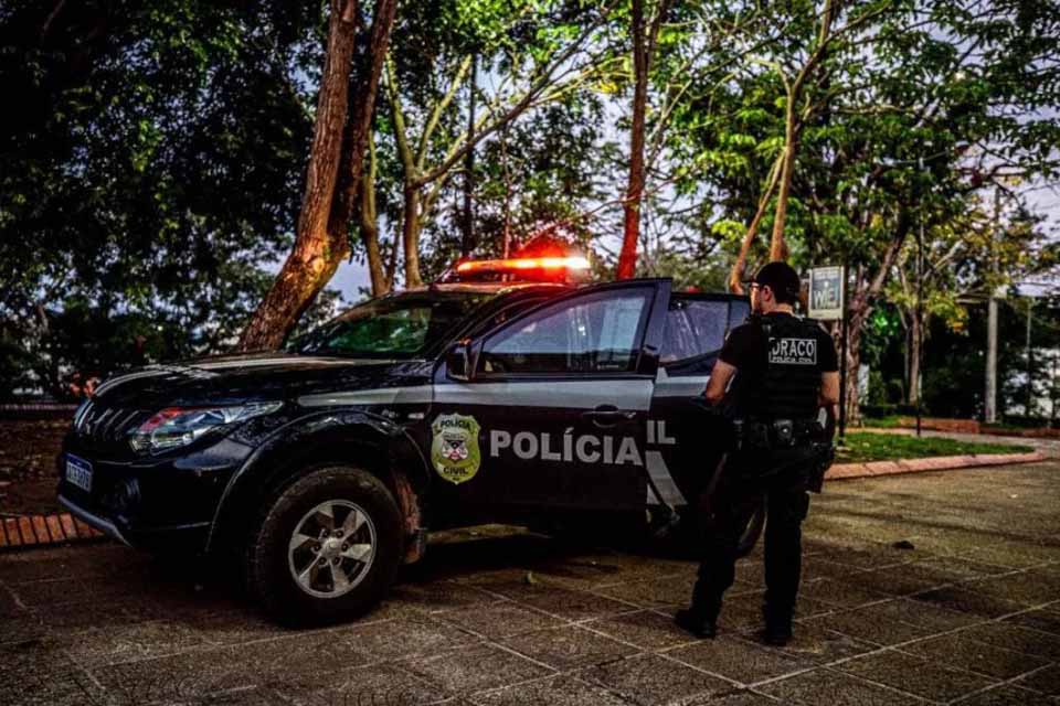 <div style="
                font-size: 18px;
                font-weight: bold;
                color: #0073aa;
                margin-bottom: 5px;
                text-transform: uppercase;
            ">OPERAçãO DESCARRILHO</div>Polícia Civil cumpre 18 prisões e atinge célula criminosa em Espigão do Oeste