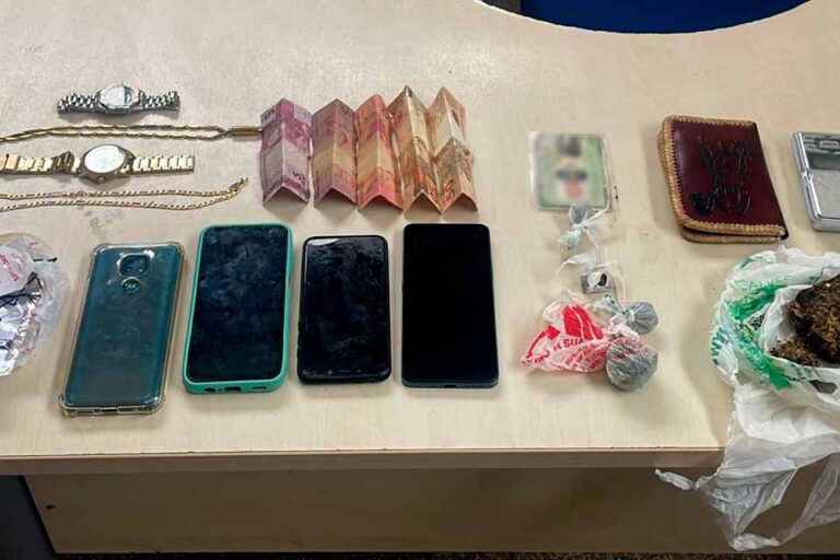 Polícia Militar apreende drogas e detém suspeitos durante ação no bairro Riachuelo, em Ji-Paraná