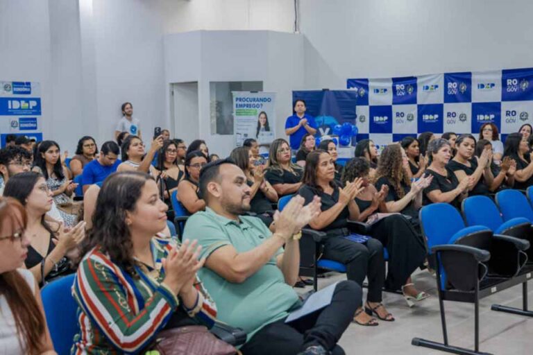 Governo de Rondônia certifica concluintes do Programa Vencer e entrega kits profissionais em Porto Velho