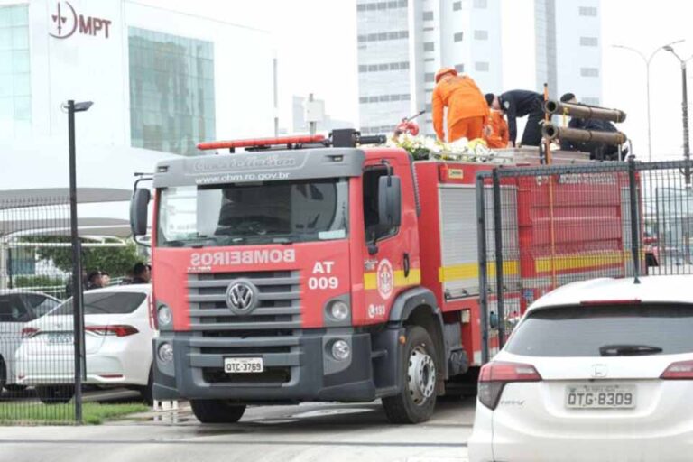 Corpo do conselheiro Valdivino Crispim é sepultado em Porto Velho após despedida no TCE-RO