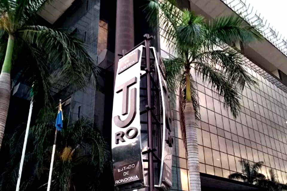 Justiça de Rondônia condena empresa e representante por depósito de madeira sem licença ambiental