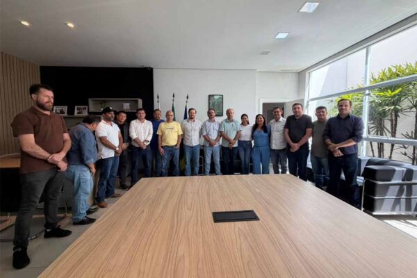 Prefeito de Vilhena anuncia recomposição salarial de 30% para cerca de 1,2 mil servidores municipais