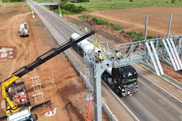 Pedágio Free Flow na BR-364 eleva custo do frete e caminhoneiro projeta gasto acima de R$ 2,6 mil por viagem
