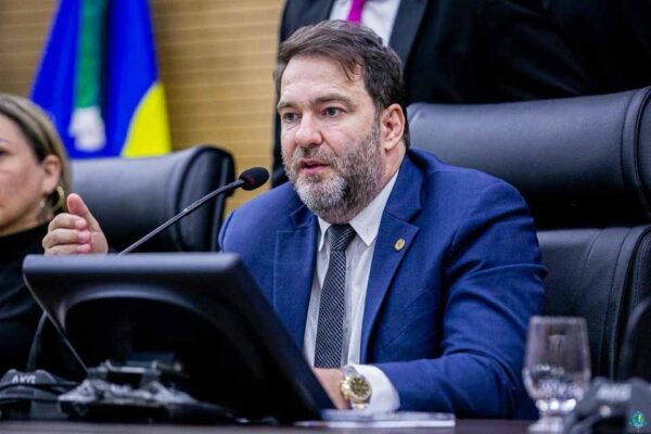 Alex Redano cobra obras emergenciais na estrada entre Nova Mamoré e Nova Dimensão