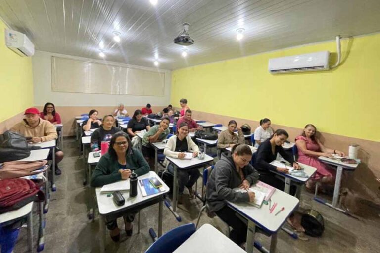 Governo de Rondônia divulga lista de escolas estaduais com Educação de Jovens e Adultos em 2026