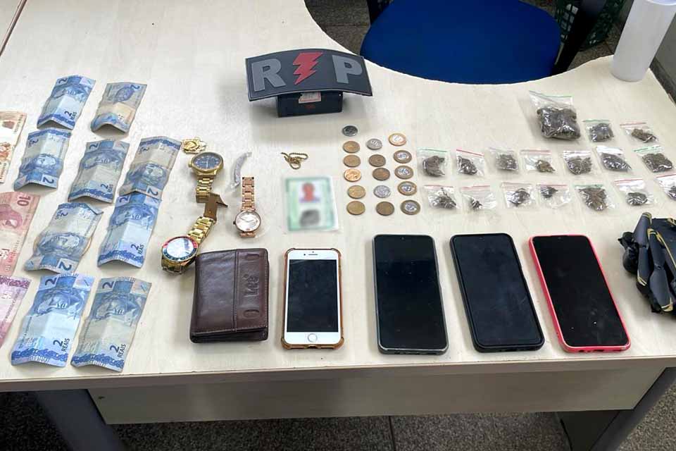 <div style="
                font-size: 18px;
                font-weight: bold;
                color: #0073aa;
                margin-bottom: 5px;
                text-transform: uppercase;
            ">TRÁFICO DE DROGAS</div>Polícia Militar apreende drogas e prende dois suspeitos no Bosque dos Ipês, em Ji-Paraná