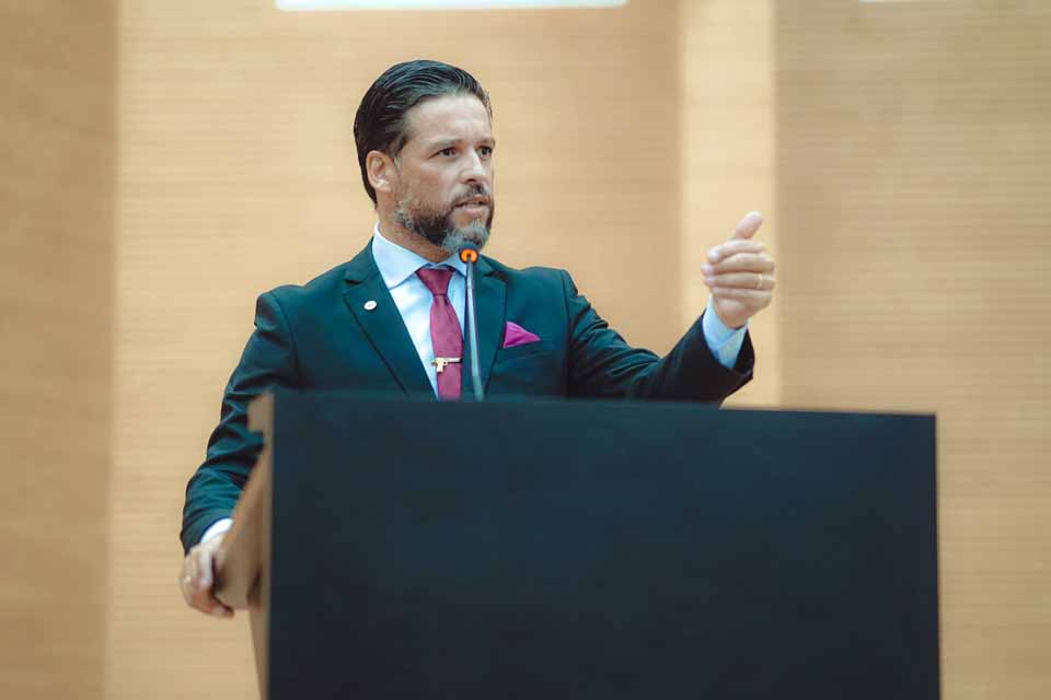 <div style="
                font-size: 18px;
                font-weight: bold;
                color: #0073aa;
                margin-bottom: 5px;
                text-transform: uppercase;
            ">JUSTIÇA FEDERAL</div>Delegado Camargo ingressa na Justiça Federal para suspender pedágio da BR-364 em Rondônia