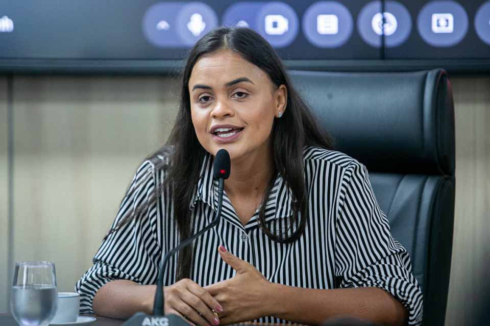 <div style="
                font-size: 18px;
                font-weight: bold;
                color: #0073aa;
                margin-bottom: 5px;
                text-transform: uppercase;
            ">ABASTECIMENTO DE ÁGUA</div>Dra. Taíssa cobra da Caerd providências urgentes para garantir abastecimento de água no distrito de Surpresa