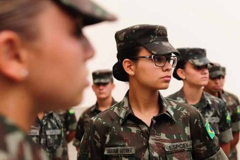 Exército convoca mais de 260 mil candidatos para seleção complementar com participação inédita de mulheres