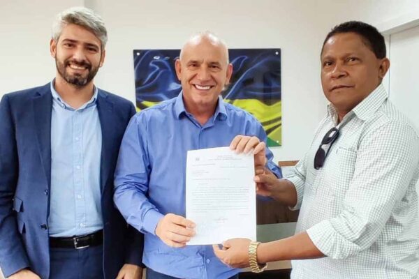 Ezequiel Neiva destina R$ 434 mil para cobertura e calçamento do CRAS de Pimenteiras do Oeste
