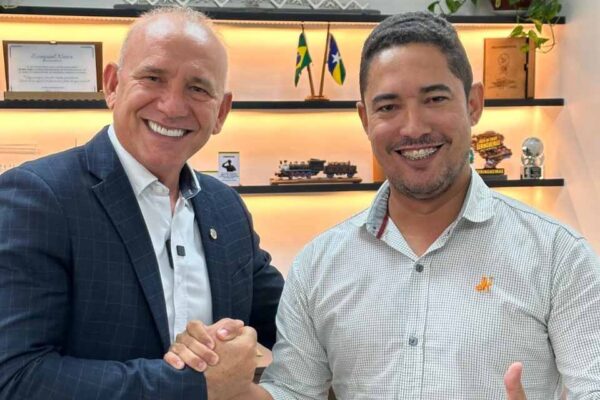 Ezequiel Neiva garante R$ 1 milhão para substituir pontes de madeira em Theobroma