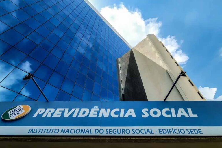 Lei sancionada proíbe descontos associativos em benefícios do INSS e prevê ressarcimento