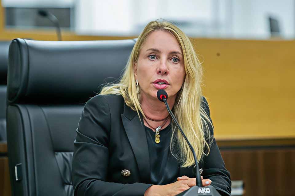 <div style="
                font-size: 18px;
                font-weight: bold;
                color: #0073aa;
                margin-bottom: 5px;
                text-transform: uppercase;
            ">TUTOR VOLUNTÁRIO</div>Lei de Ieda Chaves cria tutor voluntário, reconhece animal comunitário e prevê multa por vandalismo em abrigos em RO