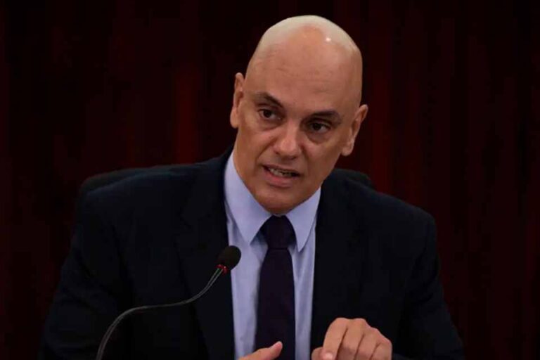 Moraes barra visitas de Valdemar Costa Neto e Magno Malta a Bolsonaro e mantém restrições de contato