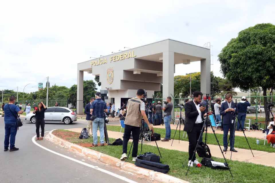 <div style="
                font-size: 18px;
                font-weight: bold;
                color: #0073aa;
                margin-bottom: 5px;
                text-transform: uppercase;
            ">TENTATIVA DE GOLPE</div>Imprensa internacional destaca condenação de Jair Bolsonaro pelo STF três anos após atos de 8 de janeiro