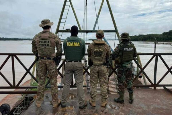 Operação Ouro na Fronteira destrói dragas e apreende mercúrio em ação contra garimpo ilegal na divisa Brasil-Bolívia