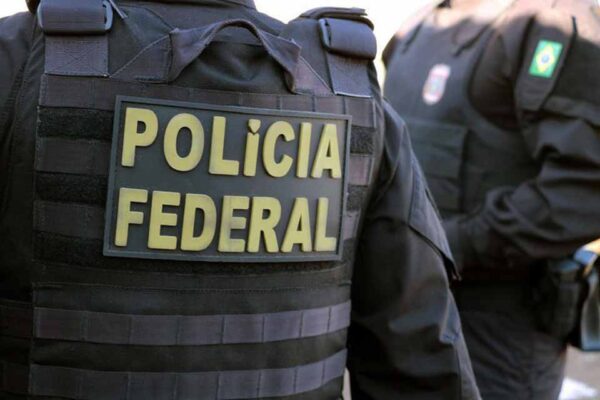 Polícia Federal cumpre prisões de foragidas em investigação por tortura em Guajará-Mirim
