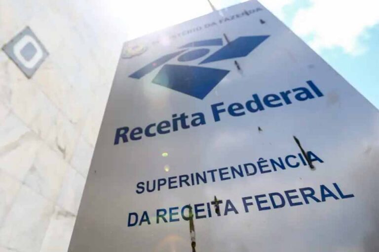Receita Federal esclarece que novo piso do magistério não aumenta imposto para professores