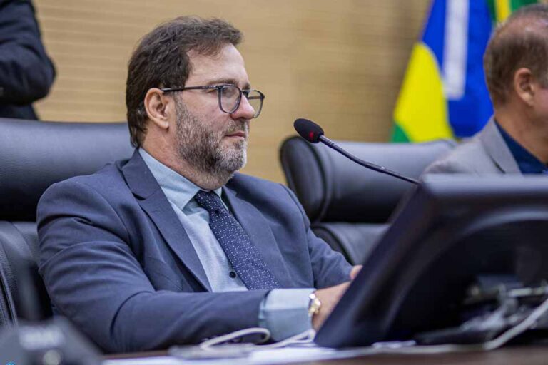 Alex Redano propõe ampliação de lavanderias industriais em presídios de Porto Velho