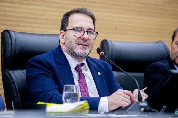 Alex Redano pede intervenção urgente na RO-458, rota estratégica entre Alto Paraíso e Porto Velho