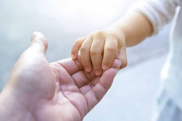 CNJ apresenta cartilha com protocolos para entrega voluntária de crianças à adoção em webinário nacional